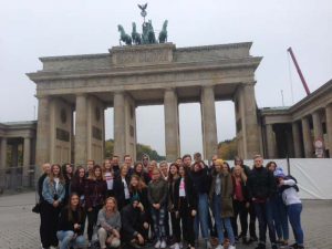 Samhälle åk 1 är på studieresa SA Berlin2017 1 Ystad Gymnasium