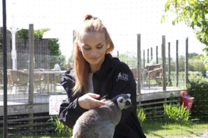 Naturbruk Emelinn och lemur