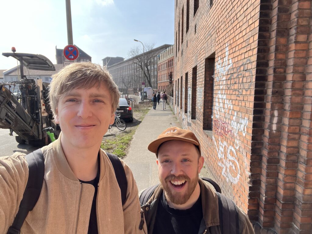 Niklas och Erik jobbskuggade i Berlin om undervisning i elektronisk musik ES Berlin erasmus 5 Ystad Gymnasium