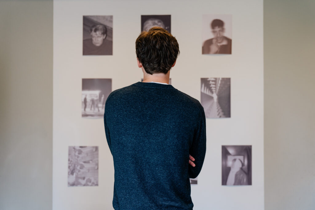 Isidor Ängmo på Estetik och media ställer ut på Ystads konstmuseum