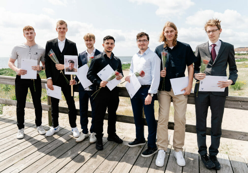 _DSC3690 Matthew, Elis, Alvin, Hani, Ernest, Caspian och Nikodemus har alla tagit examen från Fjärde teknikåret på Ystad Gymnasium!
