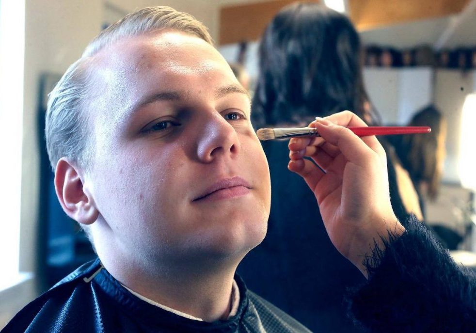 ystad-gymnasium-hv-stylist-frisor-namnden10 Nämnden blev stylad av hantverksprogrammet
