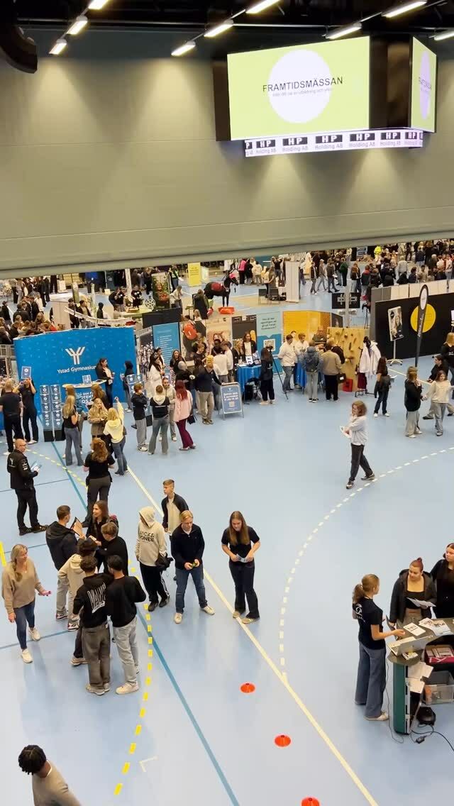 FRAMTIDSMÄSSAN 2025 ✨🚀
Det var så roligt att träffa alla i 8:an och 9:an igår på Framtidsmässan! Vi valde att lyfta fram några program lite extra, kolla reelen.
Den 5/11 får du ett nytt tillfälle att prata med oss under Öppet hus! Välkommen in i skolan, programmens lokaler och ställ alla dina frågor.
Mer info på hemsidan, länk i profilen 🤩