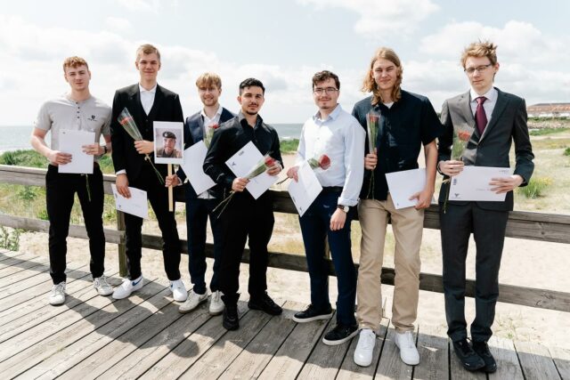 EXAMEN FÖR GYMNASIEINGENJÖRER 🌟🎉
Stort grattis till våra gymnasieingenjörer på fjärde teknikåret som nu har tagit examen!
 
Eftersom vi firar 10 år i år passade vi på att bjuda in tidigare elever, samt företagen vi samarbetar med. På plats var Hireq, HydX, Plasman, Purus, Swegon och WME Mechanics.
 
Stort grattis och lycka till i framtiden! ✨