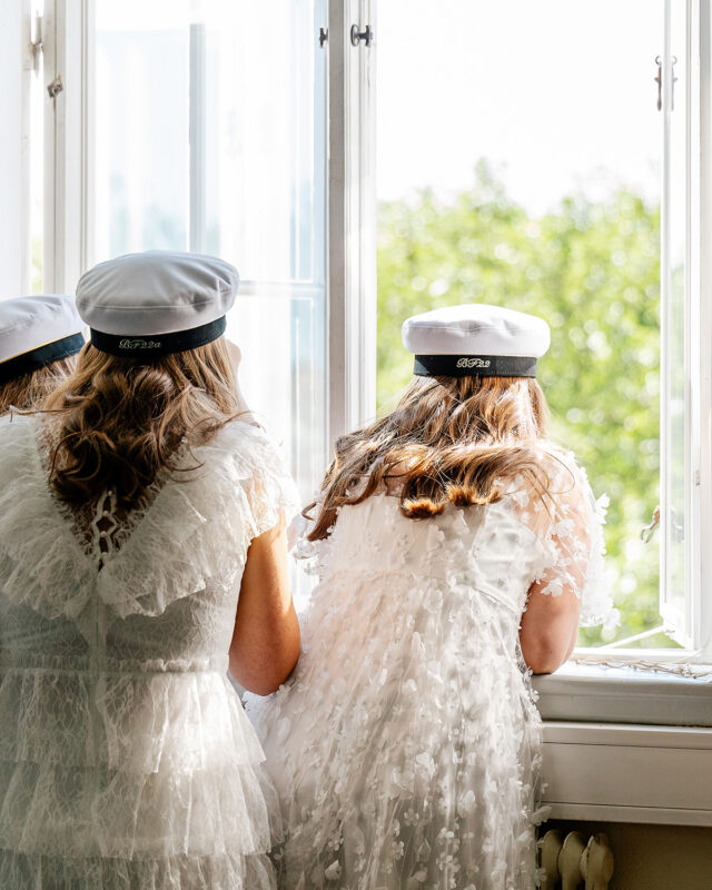 Vi erbjuder våra elever en studentmössa till rimligt pris! ✨🎉
Nu är det äntligen klart - Ystad Gymnasiums elever har möjlighet att köpa sin studentmössa för endast 349 kr - resten står skolan för.

Vi hoppas att detta ska bidra till en dag fylld av glädje. Läs nyheten på hemsidan, länk i profil 🌟